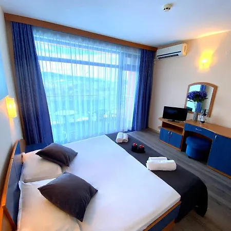 Penelope 3* פרימורסקו